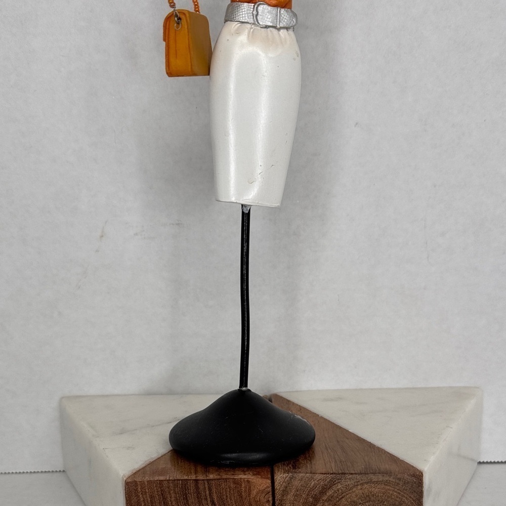 Vintage Estate Lady Figurine Jewelry Stand - Picture 7 of 9